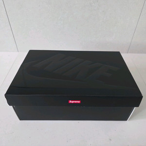 나이키 X 슈프림 에어포스1 로우 화이트 판매합니다.