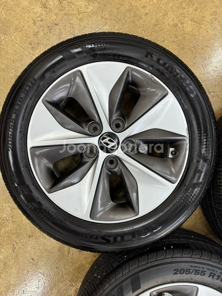 아반떼,i30,벨로스터 16인치 순정휠타이어 팝니다--4