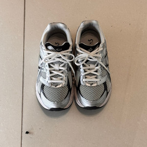 아식스 젤 1130 화이트 블랙(1201A933-100)