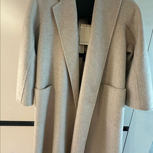 MaxMara 루드밀라 36사이즈 카샤 색상 새상품입니다