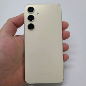 갤럭시 S24 256기가 앰버 옐로우 팝니다.