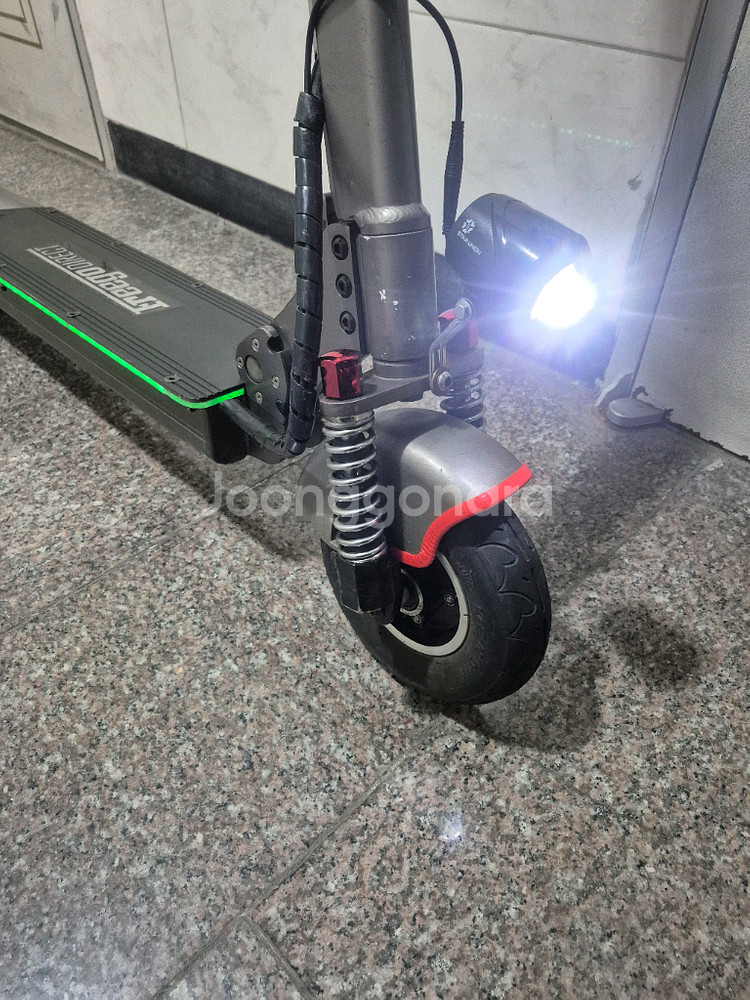 전동킥보드 프리고다이렉트 36v 10Ah--1