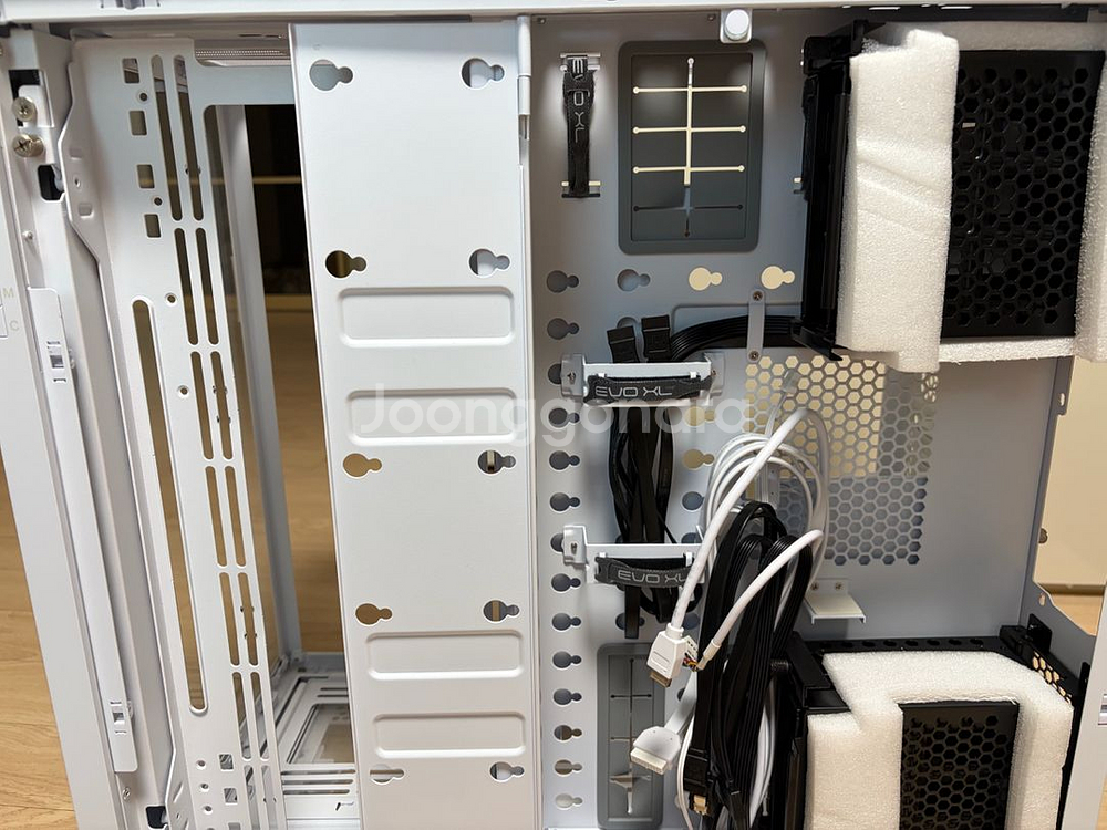 리안리 O11D EVO XL 화이트 메쉬 킷 포함--1