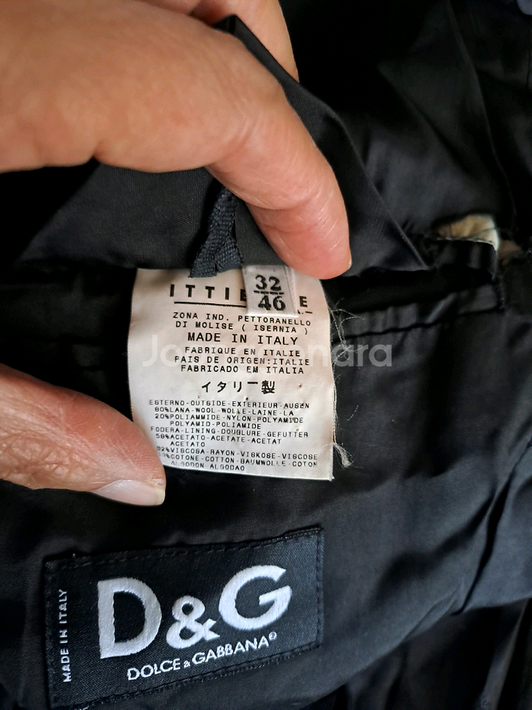 돌체앤가바나 남성 코트입니다- 색상은 블랙--2
