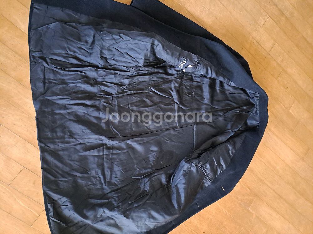 돌체앤가바나 남성 코트입니다- 색상은 블랙--1