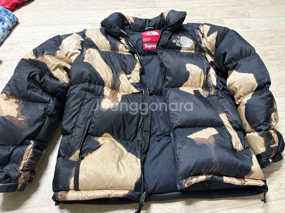 L)슈프림 노스페이스 블리치드 데님 프린트 눕시 자켓 블랙--3