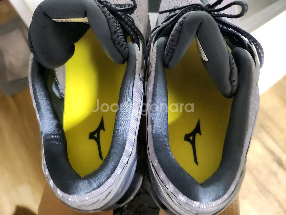 미즈노 웨이브 프로페시x그라프 런닝화--2