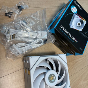 리안리 유니팬 TL120 화이트 (LCD X)