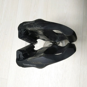 컨디션 좋은 시마노 클릿페달 rs500 팝니다. (택포3.7만)