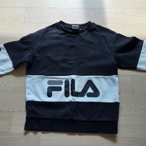 휠라 145사이즈 맨투맨. 착불