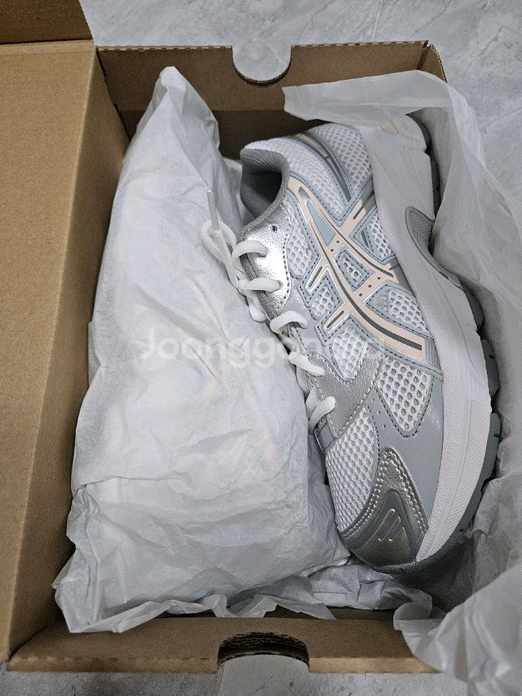 아식스 Gell 1130 235 사이즈 운동화 팝니다--3