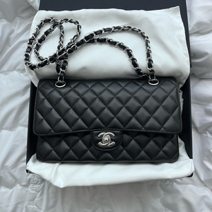 샤넬 클래식 플랩백 미디움 캐비어 풀박스 팬더샵