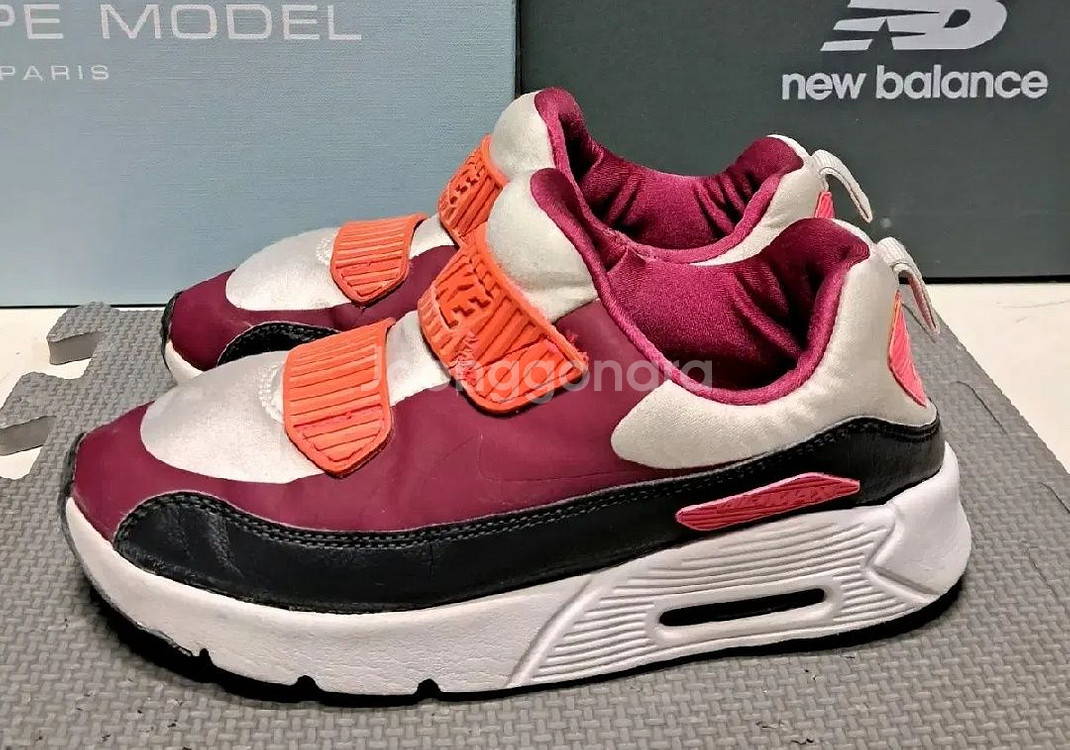 나이키키즈에어맥스 타이니205운동화--2