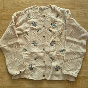 Thursday Island 플라워 자수 가디건