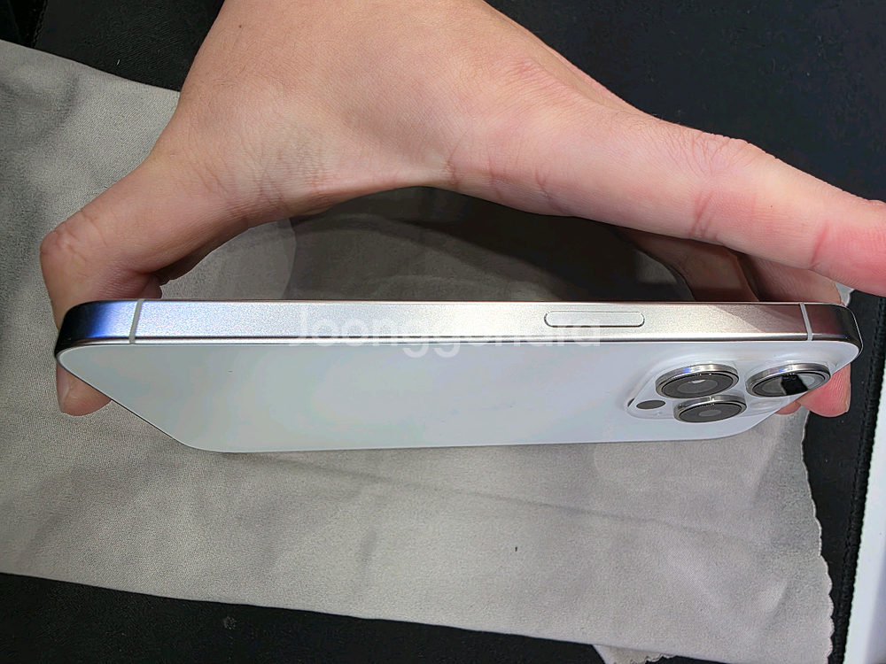 아이폰15프로 256GB 자급제 화이트--4