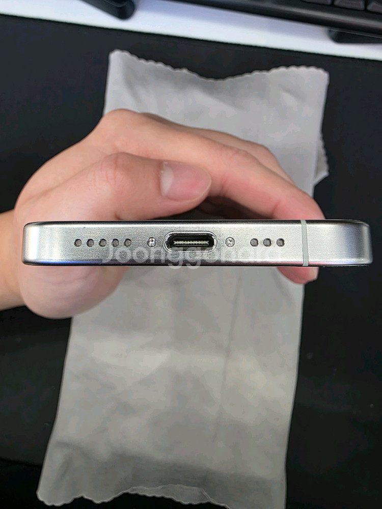 아이폰15프로 256GB 자급제 화이트--5