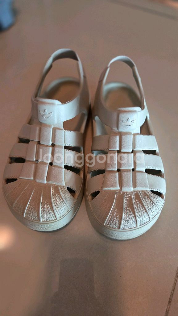 아디다스 슈퍼스타 샌들 220사이즈. 착불--0