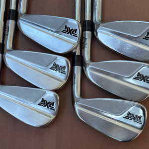 카네정품 PXG 머슬백 0211ST 아이언 판매합니다.