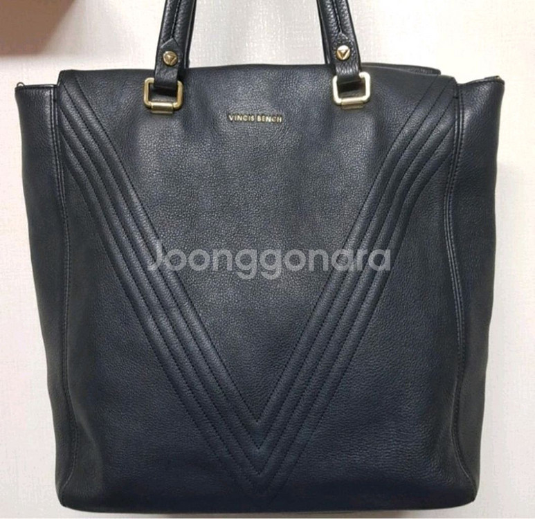빈치스벤치 소가죽 숄더백 입니다.--3