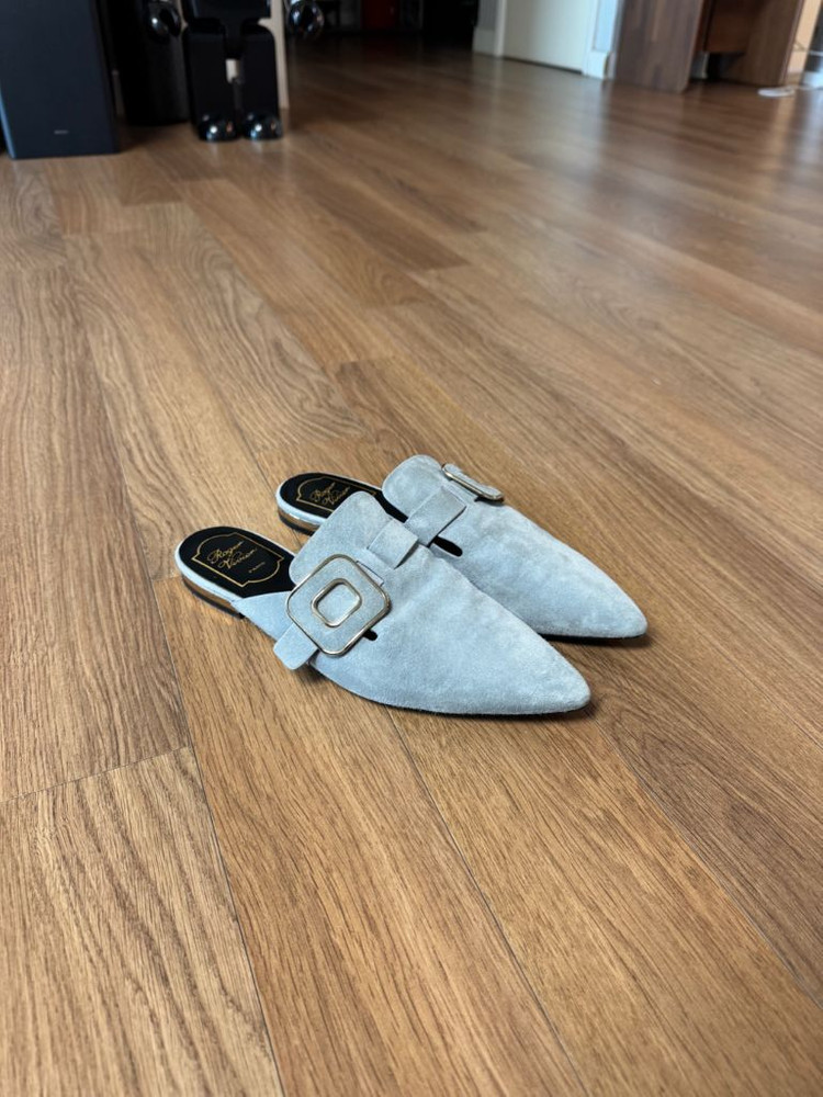 [Roger Vivier] 로저비비에 스웨이드 뮬 샌들 37.5 이미지