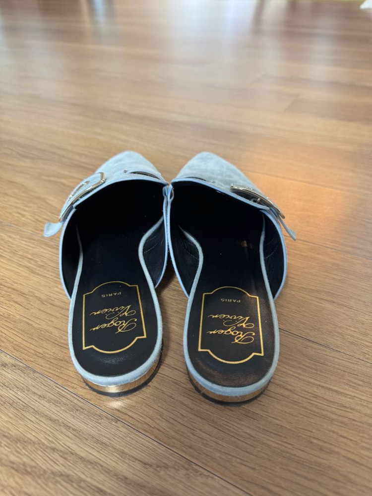 [Roger Vivier] 로저비비에 스웨이드 뮬 샌들 37.5 이미지