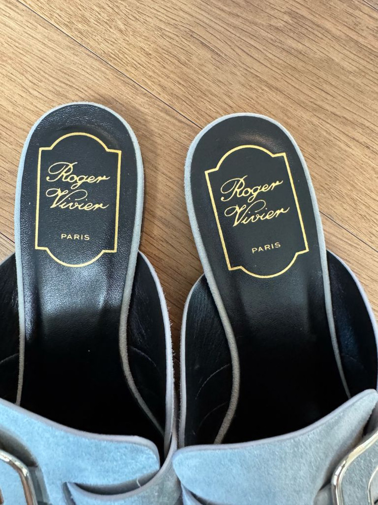 [Roger Vivier] 로저비비에 스웨이드 뮬 샌들 37.5 이미지