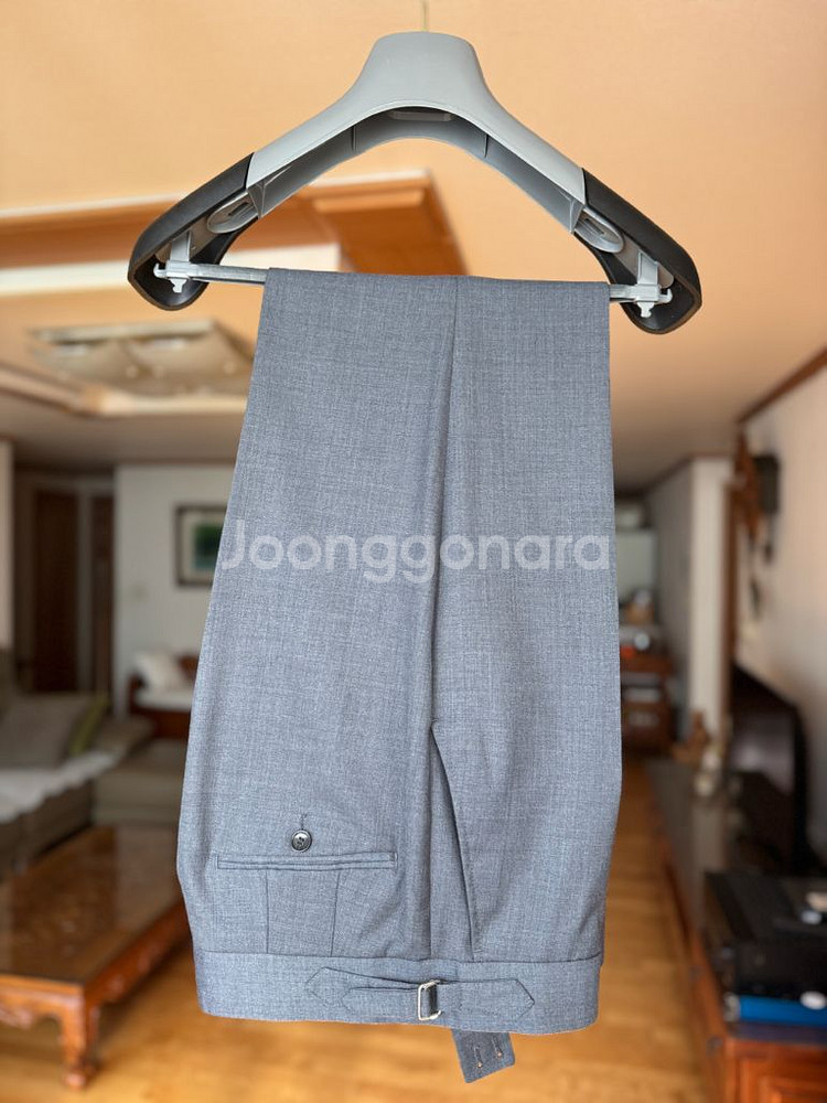 톰포드 윈저 스타일 차콜 수트--3