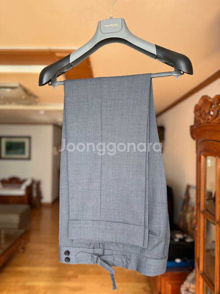 톰포드 윈저 스타일 차콜 수트--2