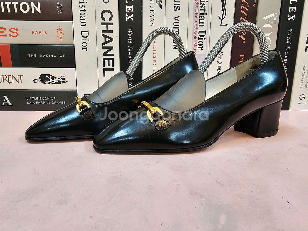 <새상품> 발리 여성 로퍼 구두 240--0