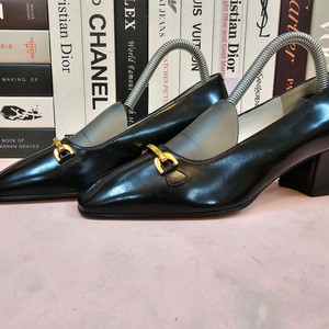 <새상품> 발리 여성 로퍼 구두 240