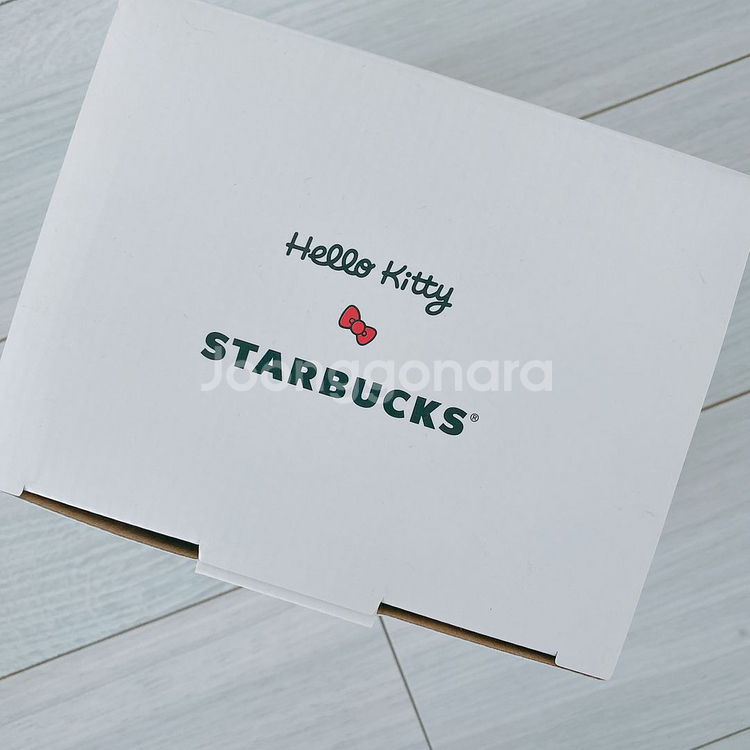 (새상품) 스타벅스 헬로키티 머그컵--1