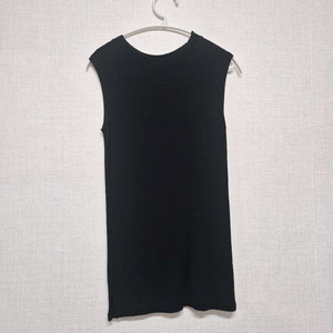 플리츠플리즈 블랙 티셔츠