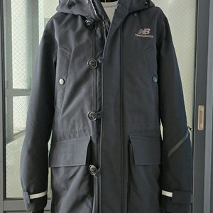 뉴발란스 카메라맨 구스다운 패딩 M사이즈