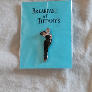 티파니에서 아침을 뱃지