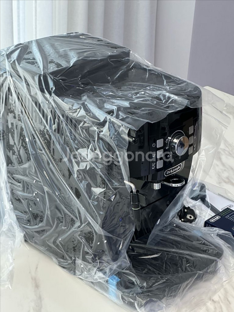 드롱기 전자동 커피머신 ECAM12.122.B 단순개봉 미사용--1