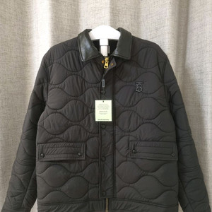 (새상폼)버버리 퀼팅 패딩 점퍼 블랙 XL