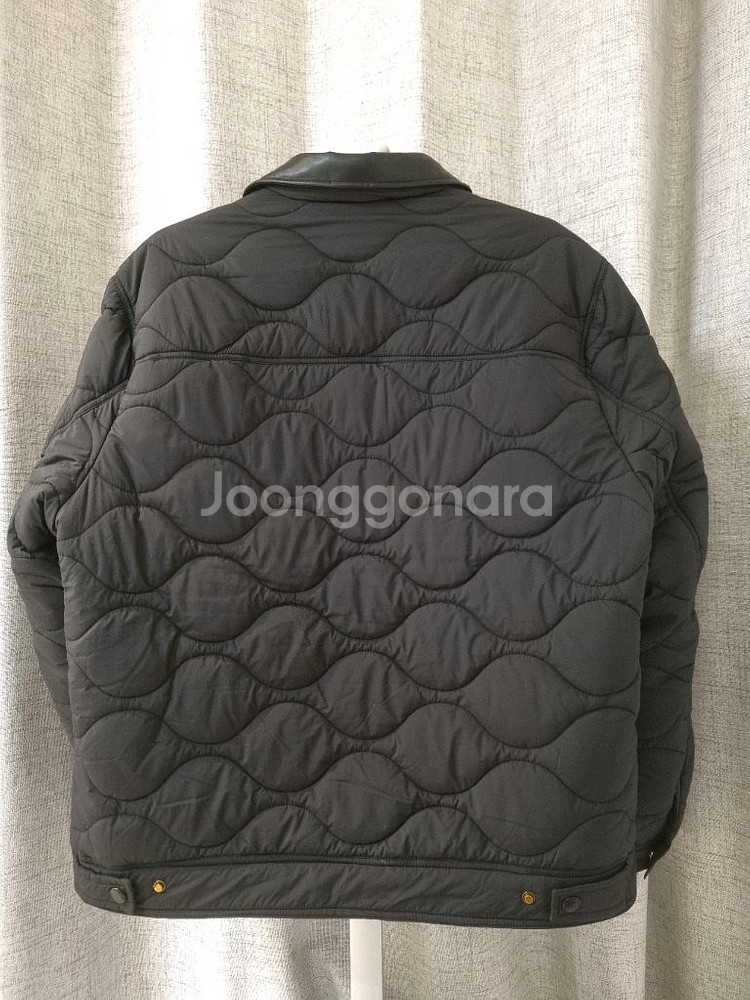 (새상폼)버버리 퀼팅 패딩 점퍼 블랙 XL--3