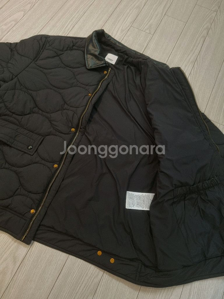 (새상폼)버버리 퀼팅 패딩 점퍼 블랙 XL--8