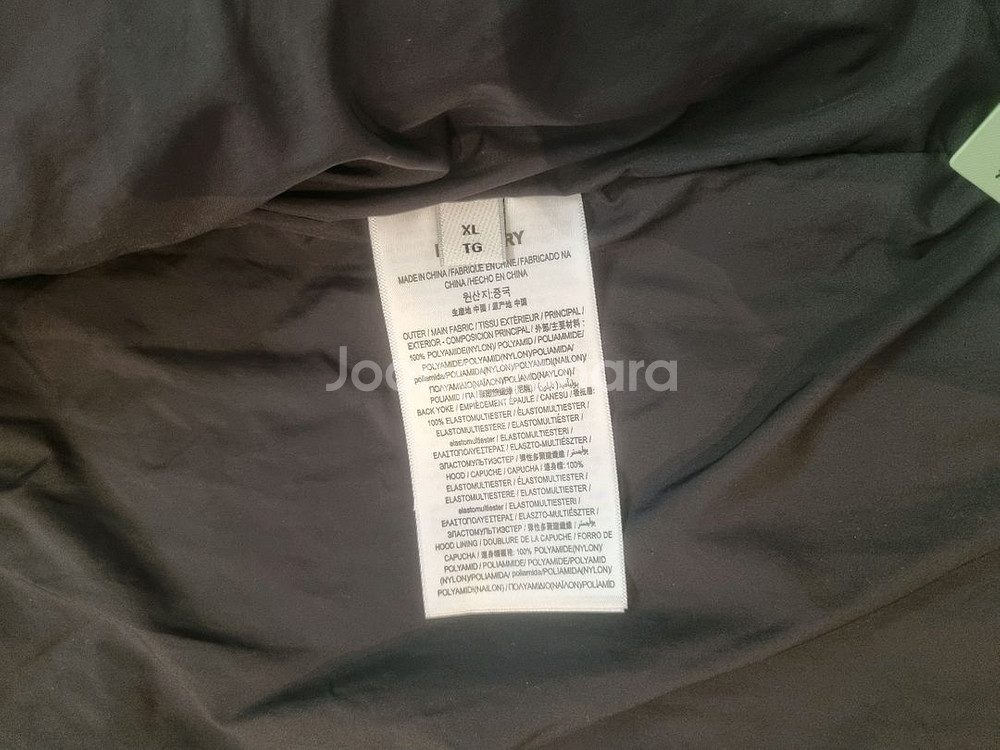 (새상폼)버버리 퀼팅 패딩 점퍼 블랙 XL--9