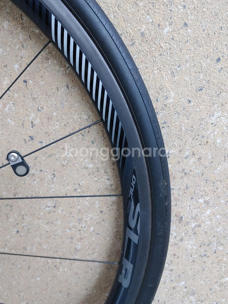 상태A급) 가성비갑 자이언트 slr1 림브 튜블리스래디 카본휠셋+브레이크패드 판매합니다 (43만원)--3