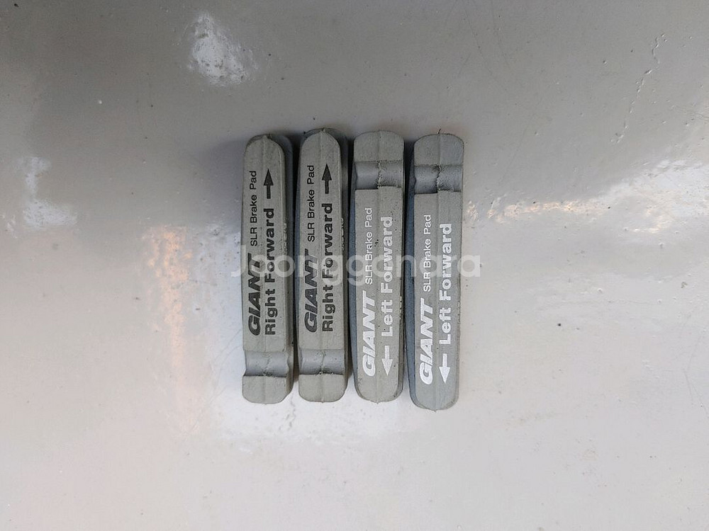 상태A급) 가성비갑 자이언트 slr1 림브 튜블리스래디 카본휠셋+브레이크패드 판매합니다 (43만원)--9