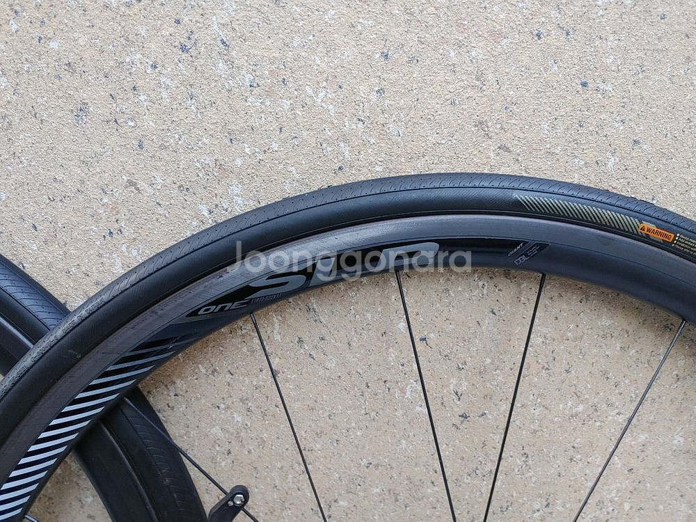 상태A급) 가성비갑 자이언트 slr1 림브 튜블리스래디 카본휠셋+브레이크패드 판매합니다 (43만원)--7