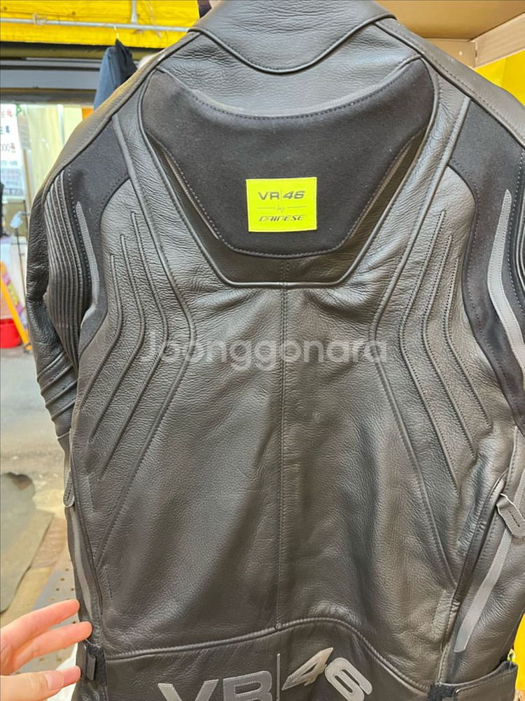 다이네즈 VR46 빅토리 레더자켓--3