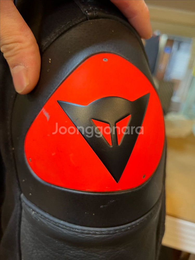 다이네즈 VR46 빅토리 레더자켓--1