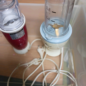 소형믹서2개,블랙박스, 인형,침낭,하프빽, 블루트스 조명등