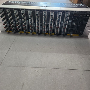베링거 EUORACK PRO RX1202FX 믹서