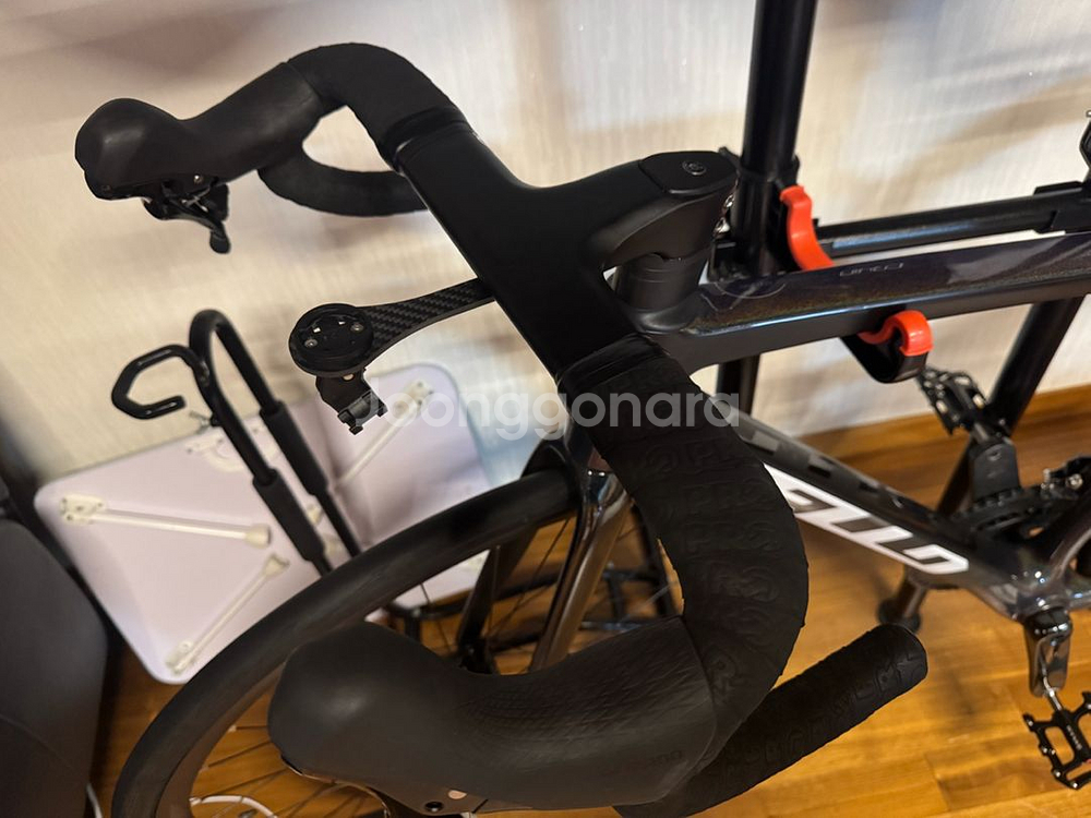 첼로 케인D7 일체형 카본핸들바 업글 팝니다--2