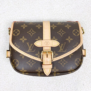 루이비통 크로스백 소뮈르 bb