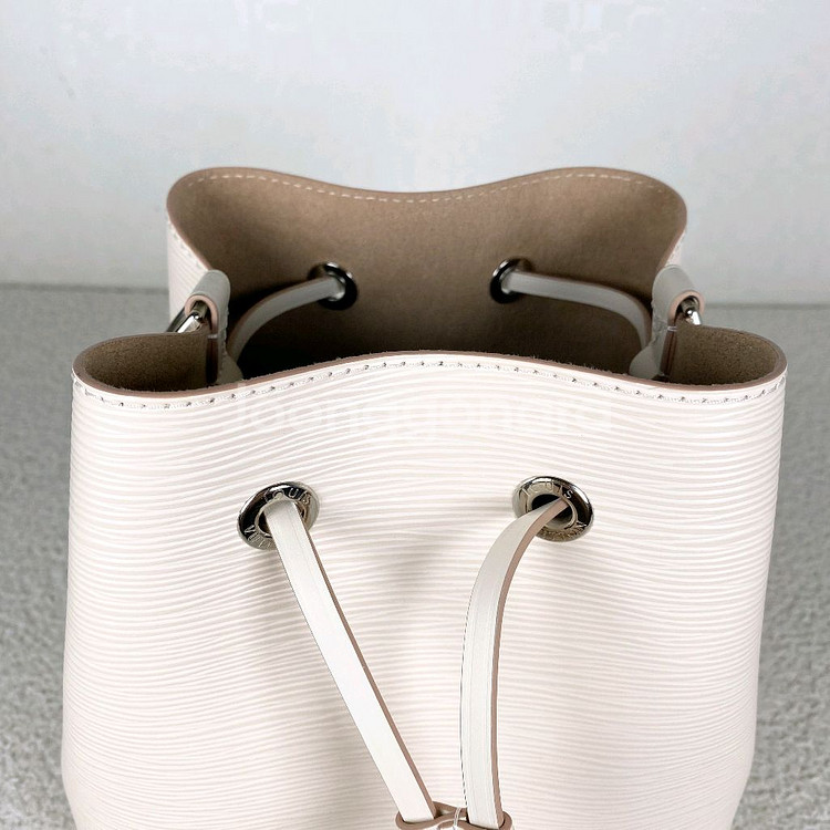 루이비통 네오노에 bb 쿼르츠--4