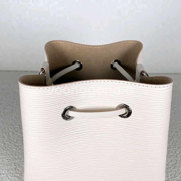 루이비통 네오노에 bb 쿼르츠--5